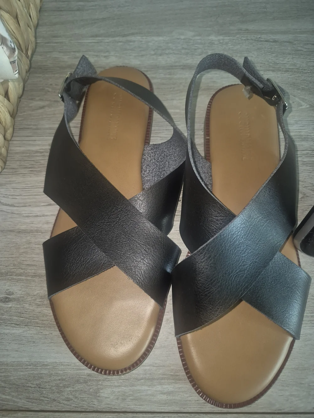 Women’s Black Cross-Strap Leather Sandals with Ankle Buckle